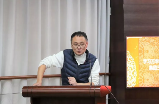 學(xué)習(xí)萬(wàn)華濰柴齊魯音像公司經(jīng)驗(yàn) 集團(tuán)三項(xiàng)制度改革推進(jìn)會(huì)近日召開(kāi) 學(xué)習(xí)萬(wàn)華濰柴齊魯音像公司經(jīng)驗(yàn) 集團(tuán)三項(xiàng)制度改革推進(jìn)會(huì)近日召開(kāi)