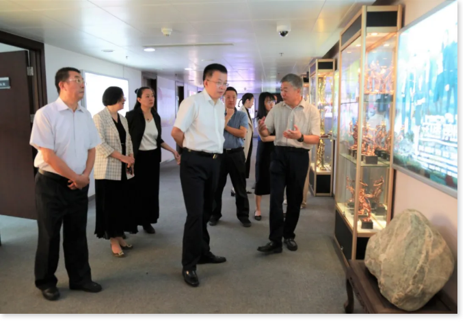 山東省廣播電視局領(lǐng)導(dǎo)到山東影視傳媒集團(tuán)開展專題調(diào)研