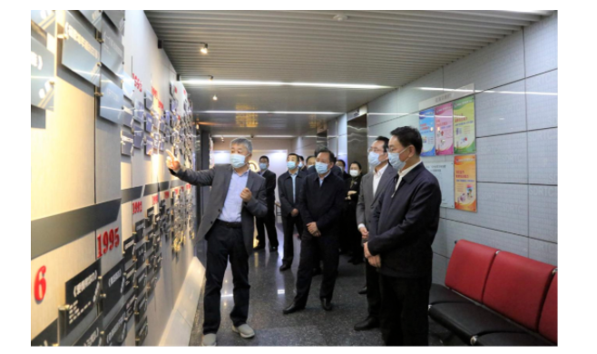 省委常委、宣傳部部長白玉剛一行到山東影視傳媒集團調(diào)研