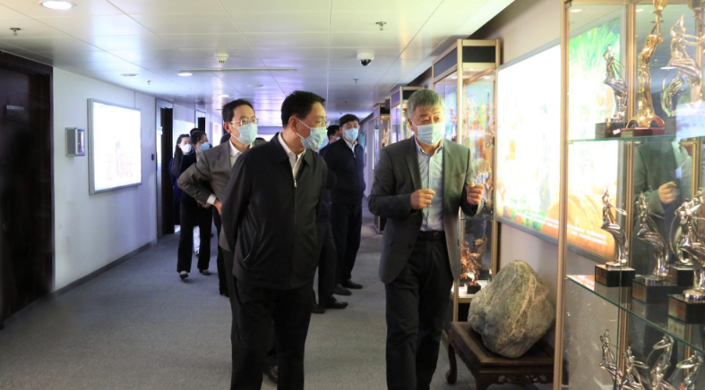 省委常委、宣傳部部長白玉剛一行到山東影視傳媒集團調研