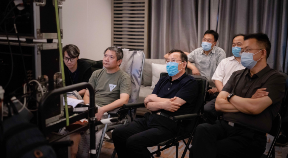 中共山東省委宣傳部副部長、省電影局局長程守田一行到電視劇《老家伙》劇組探班